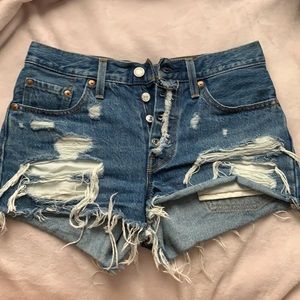 Levi’s 501 distressed shorts